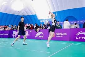 职业MTT选手的作息：高强度多桌开打的精力分配技巧。（职业MTT牌手的作息管理：多桌高强度对局的精力分配策略）